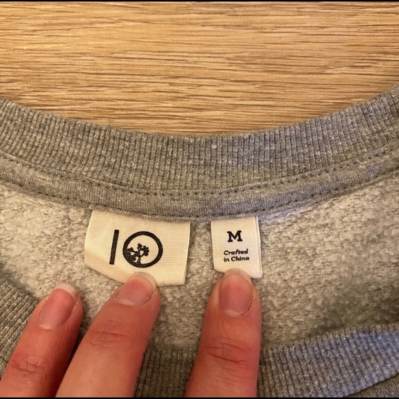 SOLD 2/$25 Ten Tree Medium Sweater - Picture 2 of 2